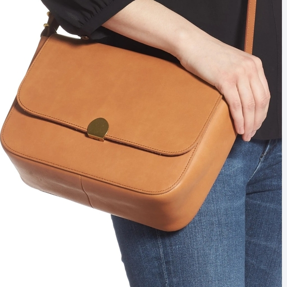 Madewell Handbags - Camel Leather Madewell Abroad Handbag